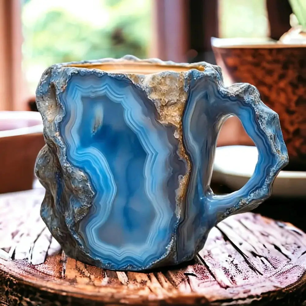 Tazas de café minerales con cristales incrustados